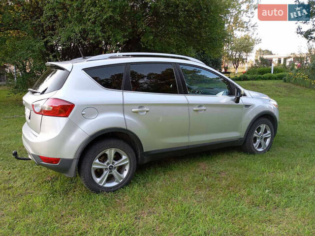 Серый Форд Куга, объемом двигателя 2 л и пробегом 268 тыс. км за 9199 $, фото 4 на Automoto.ua