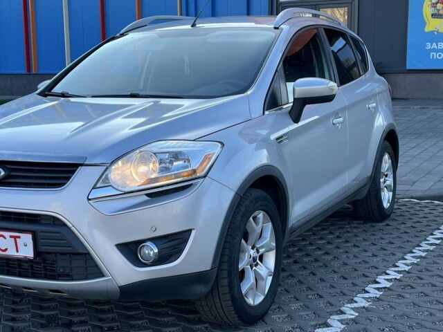 Серый Форд Куга, объемом двигателя 2 л и пробегом 290 тыс. км за 4400 $, фото 2 на Automoto.ua