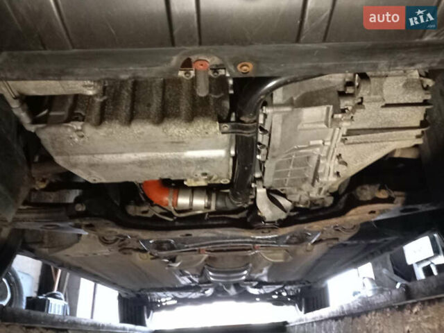 Серый Форд Куга, объемом двигателя 2 л и пробегом 268 тыс. км за 9199 $, фото 30 на Automoto.ua