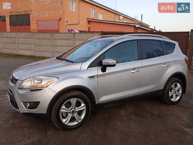 Сірий Форд Куга, об'ємом двигуна 2 л та пробігом 269 тис. км за 9200 $, фото 1 на Automoto.ua