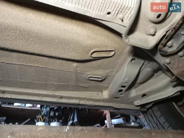 Серый Форд Куга, объемом двигателя 2 л и пробегом 268 тыс. км за 9199 $, фото 37 на Automoto.ua