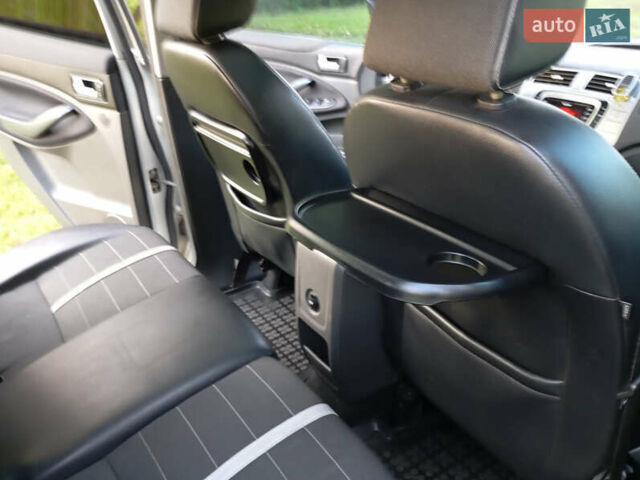 Серый Форд Куга, объемом двигателя 2 л и пробегом 268 тыс. км за 9199 $, фото 23 на Automoto.ua