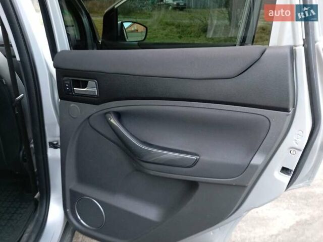Сірий Форд Куга, об'ємом двигуна 2 л та пробігом 269 тис. км за 9200 $, фото 29 на Automoto.ua