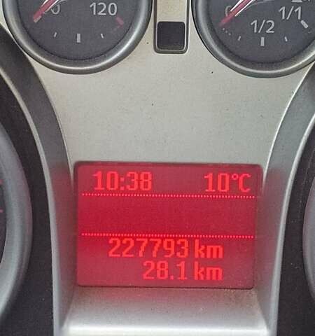 Сірий Форд Куга, об'ємом двигуна 2 л та пробігом 227 тис. км за 8500 $, фото 7 на Automoto.ua