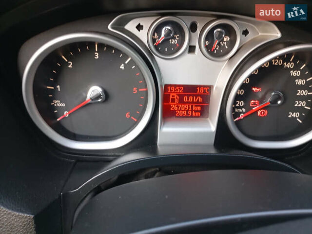Серый Форд Куга, объемом двигателя 2 л и пробегом 268 тыс. км за 9199 $, фото 13 на Automoto.ua