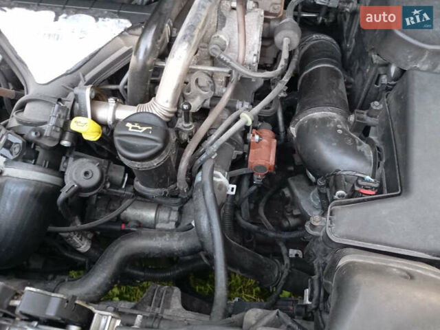 Серый Форд Куга, объемом двигателя 2 л и пробегом 268 тыс. км за 9199 $, фото 34 на Automoto.ua