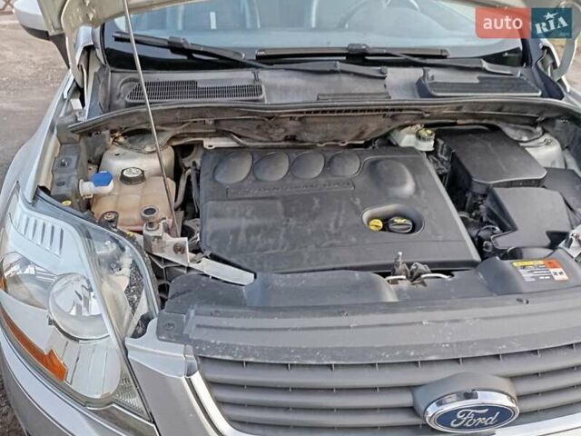 Сірий Форд Куга, об'ємом двигуна 2 л та пробігом 269 тис. км за 9200 $, фото 26 на Automoto.ua