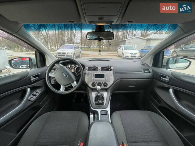 Серый Форд Куга, объемом двигателя 2 л и пробегом 250 тыс. км за 8800 $, фото 7 на Automoto.ua