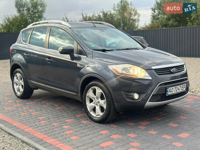 Серый Форд Куга, объемом двигателя 2 л и пробегом 270 тыс. км за 9000 $, фото 1 на Automoto.ua