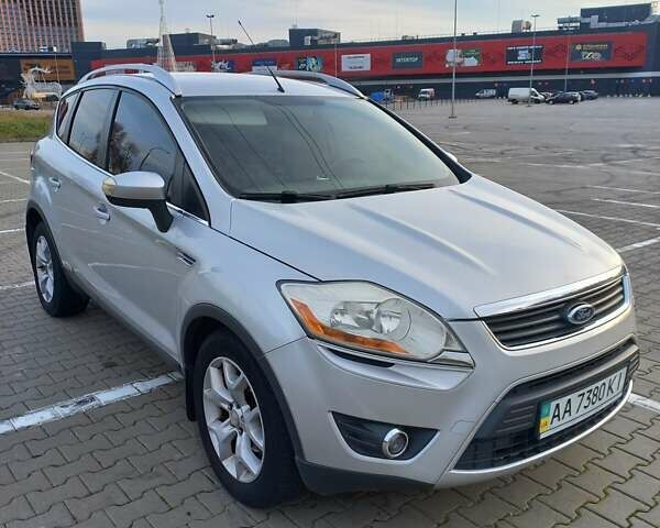 Серый Форд Куга, объемом двигателя 2.52 л и пробегом 179 тыс. км за 9800 $, фото 1 на Automoto.ua