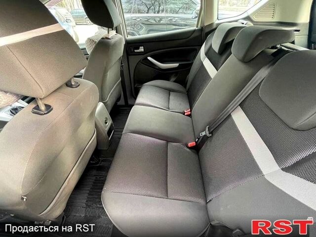 Серый Форд Куга, объемом двигателя 2 л и пробегом 250 тыс. км за 8800 $, фото 7 на Automoto.ua