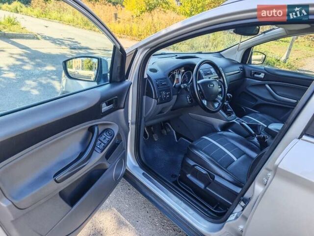 Сірий Форд Куга, об'ємом двигуна 2 л та пробігом 260 тис. км за 9950 $, фото 9 на Automoto.ua