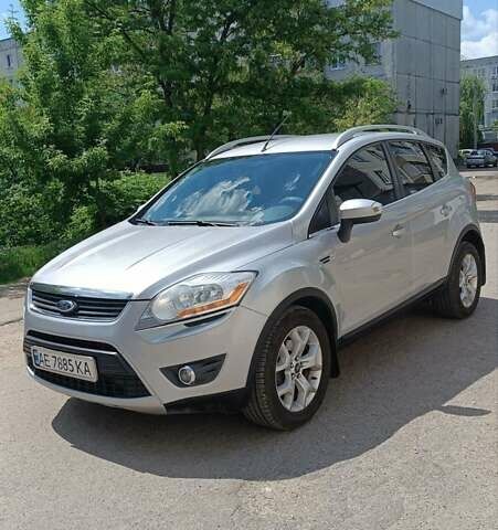 Серый Форд Куга, объемом двигателя 2.52 л и пробегом 223 тыс. км за 9500 $, фото 1 на Automoto.ua