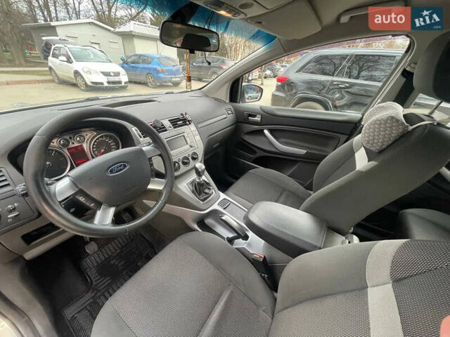 Серый Форд Куга, объемом двигателя 2 л и пробегом 250 тыс. км за 8800 $, фото 9 на Automoto.ua