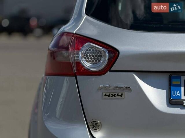 Серый Форд Куга, объемом двигателя 2.52 л и пробегом 115 тыс. км за 9900 $, фото 16 на Automoto.ua