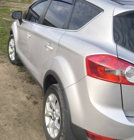 Серый Форд Куга, объемом двигателя 2.5 л и пробегом 230 тыс. км за 10300 $, фото 4 на Automoto.ua