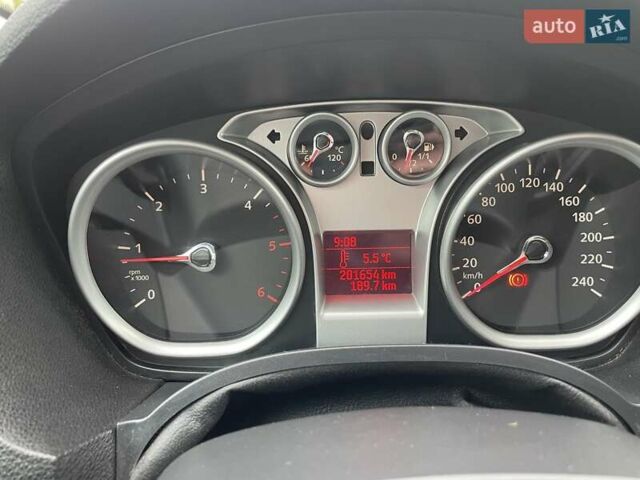 Серый Форд Куга, объемом двигателя 2 л и пробегом 200 тыс. км за 10000 $, фото 11 на Automoto.ua