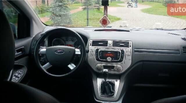 Серый Форд Куга, объемом двигателя 2.5 л и пробегом 260 тыс. км за 7600 $, фото 4 на Automoto.ua