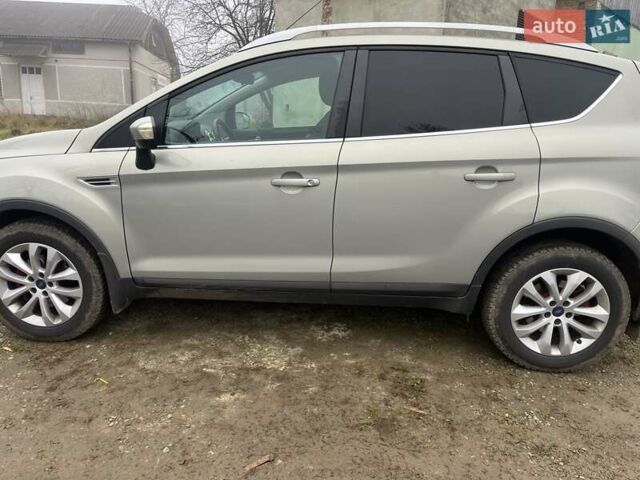 Сірий Форд Куга, об'ємом двигуна 2 л та пробігом 247 тис. км за 11000 $, фото 1 на Automoto.ua