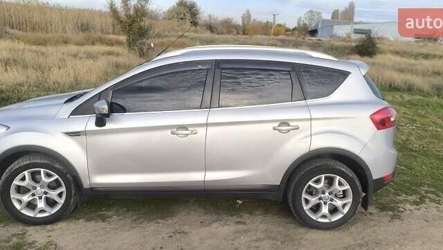 Серый Форд Куга, объемом двигателя 2.5 л и пробегом 230 тыс. км за 10300 $, фото 6 на Automoto.ua