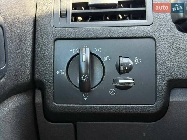 Серый Форд Куга, объемом двигателя 2.52 л и пробегом 115 тыс. км за 9900 $, фото 38 на Automoto.ua