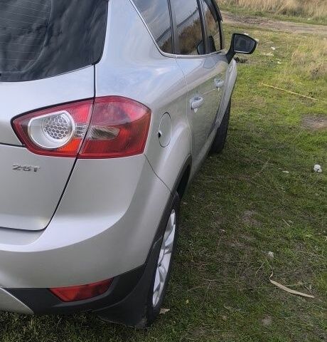 Серый Форд Куга, объемом двигателя 2.5 л и пробегом 230 тыс. км за 10300 $, фото 3 на Automoto.ua