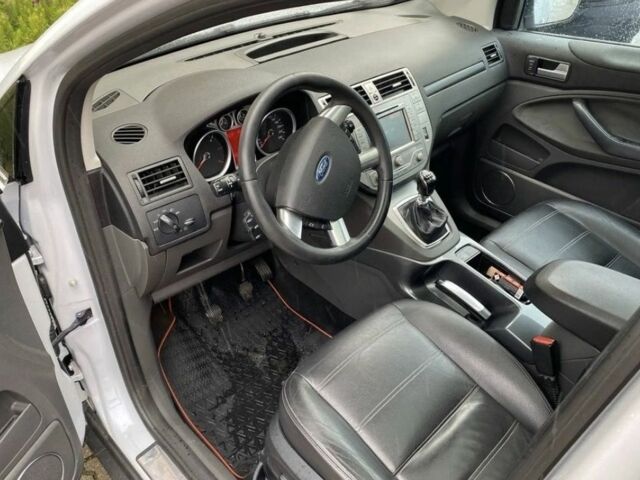 Серый Форд Куга, объемом двигателя 0 л и пробегом 270 тыс. км за 4000 $, фото 4 на Automoto.ua