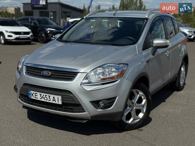 Серый Форд Куга, объемом двигателя 2.52 л и пробегом 115 тыс. км за 9900 $, фото 7 на Automoto.ua