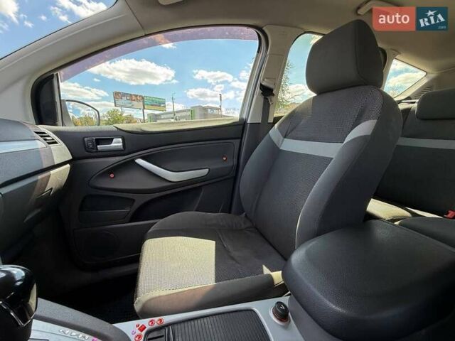 Серый Форд Куга, объемом двигателя 2.52 л и пробегом 115 тыс. км за 9900 $, фото 44 на Automoto.ua