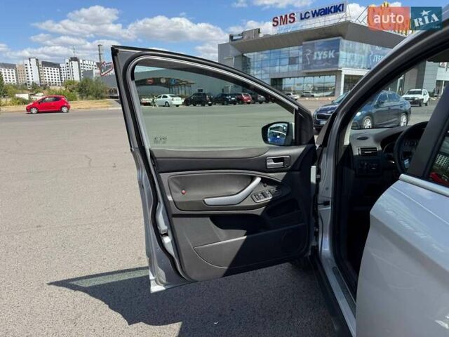 Серый Форд Куга, объемом двигателя 2.52 л и пробегом 115 тыс. км за 9900 $, фото 26 на Automoto.ua