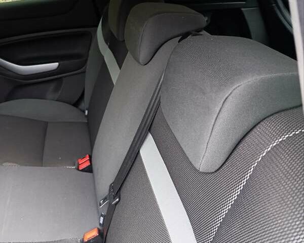 Серый Форд Куга, объемом двигателя 2 л и пробегом 217 тыс. км за 10200 $, фото 3 на Automoto.ua