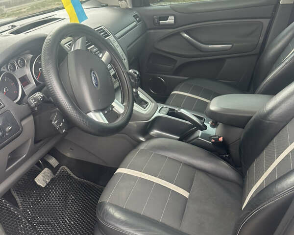 Сірий Форд Куга, об'ємом двигуна 2 л та пробігом 272 тис. км за 9999 $, фото 4 на Automoto.ua