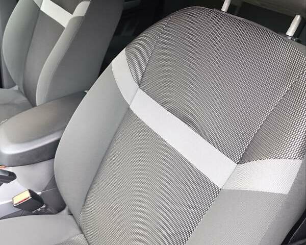 Серый Форд Куга, объемом двигателя 2 л и пробегом 217 тыс. км за 10200 $, фото 5 на Automoto.ua