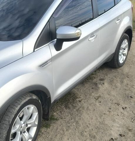 Серый Форд Куга, объемом двигателя 2.5 л и пробегом 230 тыс. км за 10300 $, фото 1 на Automoto.ua