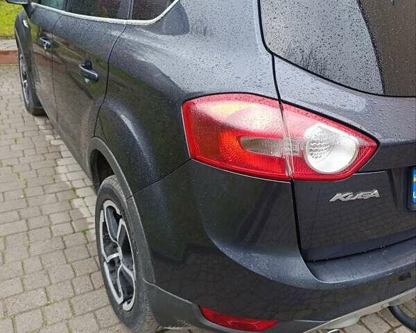 Серый Форд Куга, объемом двигателя 2 л и пробегом 217 тыс. км за 10200 $, фото 6 на Automoto.ua