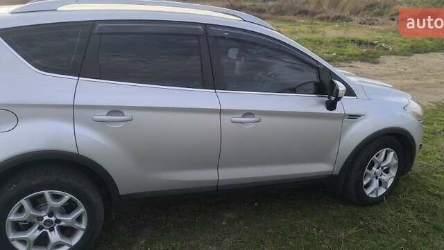 Серый Форд Куга, объемом двигателя 2.5 л и пробегом 230 тыс. км за 10300 $, фото 7 на Automoto.ua