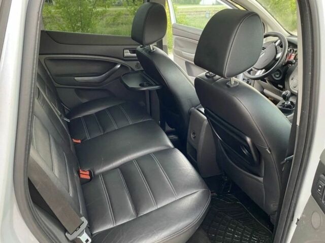 Серый Форд Куга, объемом двигателя 0 л и пробегом 270 тыс. км за 4000 $, фото 5 на Automoto.ua