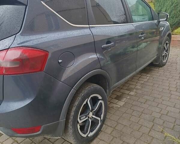 Серый Форд Куга, объемом двигателя 2 л и пробегом 217 тыс. км за 10200 $, фото 2 на Automoto.ua