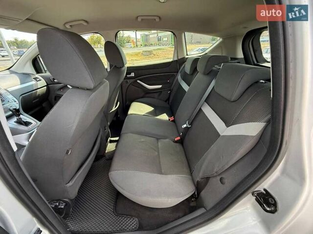 Серый Форд Куга, объемом двигателя 2.52 л и пробегом 115 тыс. км за 9900 $, фото 25 на Automoto.ua