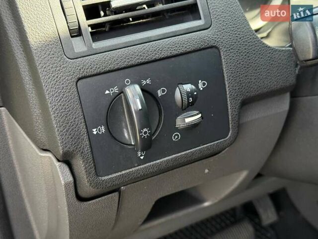 Серый Форд Куга, объемом двигателя 2.52 л и пробегом 115 тыс. км за 9900 $, фото 29 на Automoto.ua