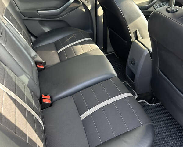 Серый Форд Куга, объемом двигателя 2 л и пробегом 220 тыс. км за 9900 $, фото 9 на Automoto.ua