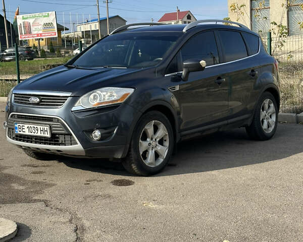 Серый Форд Куга, объемом двигателя 2 л и пробегом 220 тыс. км за 9900 $, фото 4 на Automoto.ua
