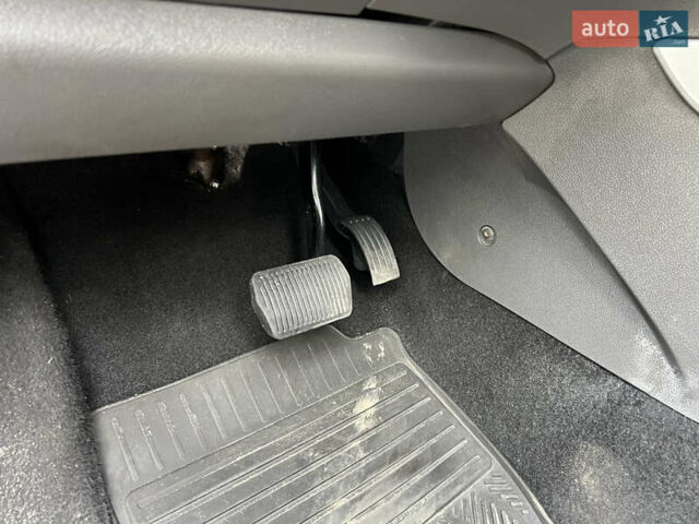 Сірий Форд Куга, об'ємом двигуна 2 л та пробігом 218 тис. км за 11200 $, фото 19 на Automoto.ua