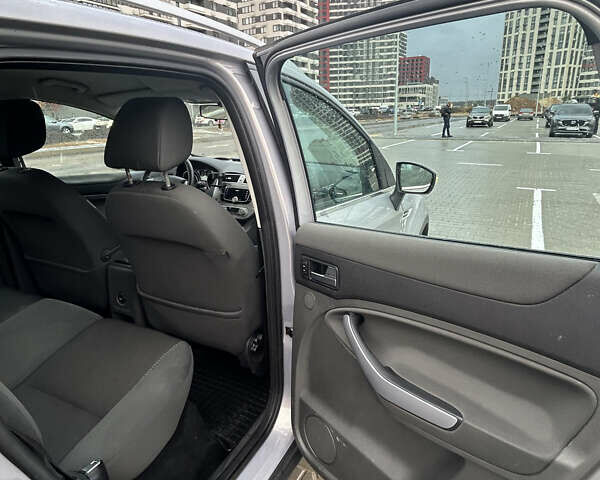 Сірий Форд Куга, об'ємом двигуна 2 л та пробігом 187 тис. км за 11000 $, фото 37 на Automoto.ua