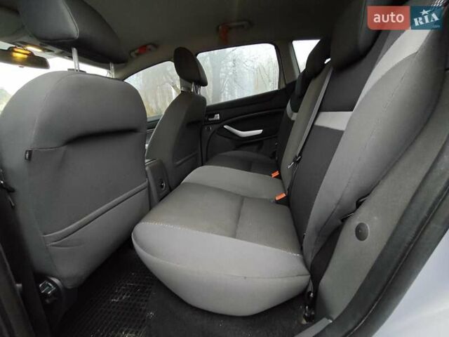 Серый Форд Куга, объемом двигателя 2 л и пробегом 183 тыс. км за 9500 $, фото 12 на Automoto.ua