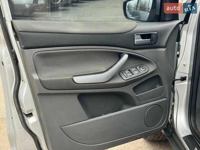 Серый Форд Куга, объемом двигателя 2.5 л и пробегом 189 тыс. км за 11490 $, фото 12 на Automoto.ua