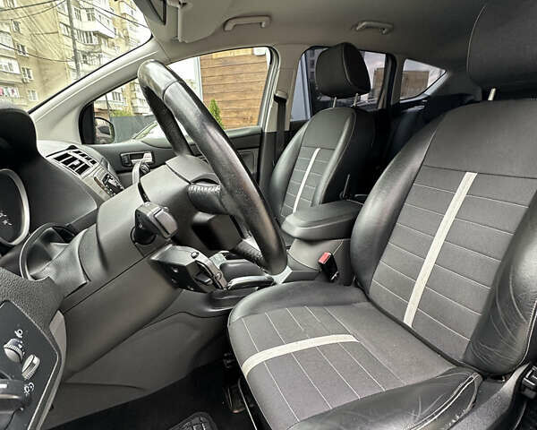 Сірий Форд Куга, об'ємом двигуна 2 л та пробігом 165 тис. км за 10300 $, фото 10 на Automoto.ua