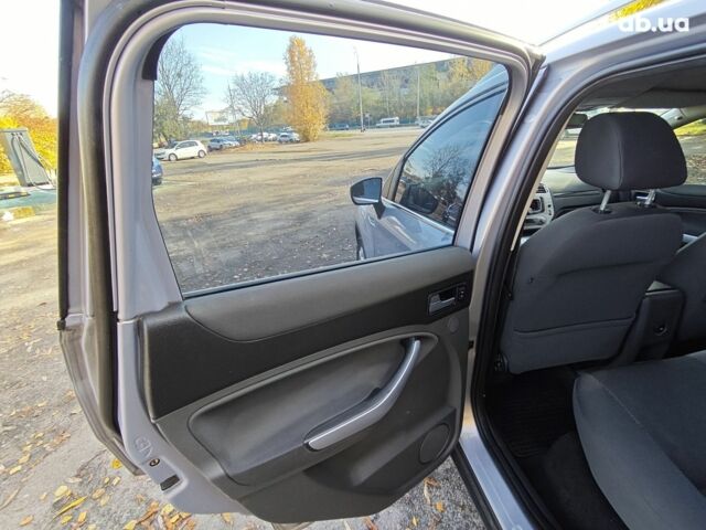 Форд Куга 2011 в Киеве на Automoto.ua Серый Форд Куга, объемом двигателя 0 л и пробегом 183 тыс. км за 10500 $, фото 13 на Automoto.ua