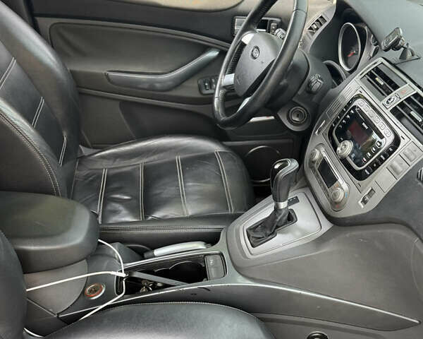 Форд Куга 2011 в Черкассах на Automoto.ua Серый Форд Куга, объемом двигателя 2.52 л и пробегом 240 тыс. км за 7500 $, фото 5 на Automoto.ua