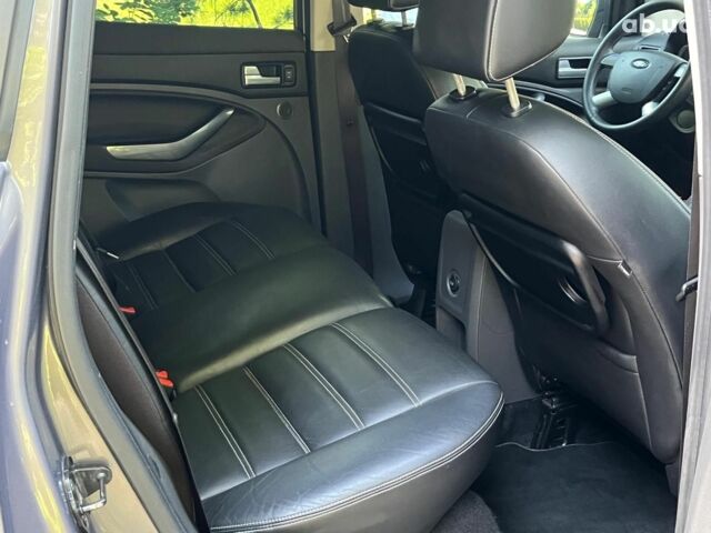 Серый Форд Куга, объемом двигателя 2 л и пробегом 163 тыс. км за 12790 $, фото 29 на Automoto.ua